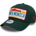 grune-gebogene-snapback-kappe-9forty-a-frame-license-plate-santa-monica-stadte-und-strande-von-new-era