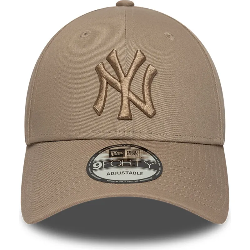 cap-zaoblena-brown-adjustable-strap-claro-9forty-league-essential-new-york-yankees-mlb-new-era