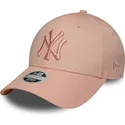cap-zaoblena-pink-adjustable-strap-9forty-league-essential-new-york-yankees-mlb-new-era