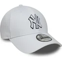 cap-zaoblena-white-adjustable-strap-9forty-outline-new-york-yankees-mlb-new-era