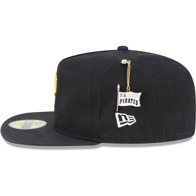 cap-rovna-black-ajustada-59fifty-a-frame-championship-side-flag-pittsburgh-pirates-mlb-new-era cap-rovna-black-ajustada-59fifty-a-frame-championship-side-flag-pittsburgh-pirates-mlb-new-era
