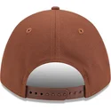 cap-zaoblena-brown-snapback-9forty-m-crown-a-frame-motorsport-nascar-new-era