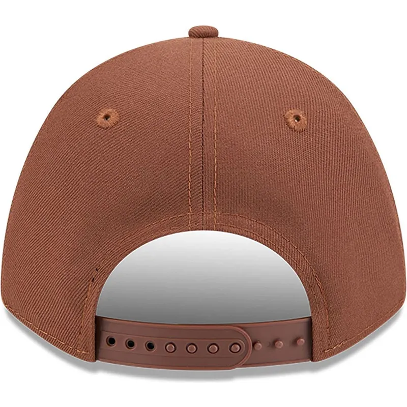 cap-zaoblena-brown-snapback-9forty-m-crown-a-frame-motorsport-new-york-yankees-mlb-new-era