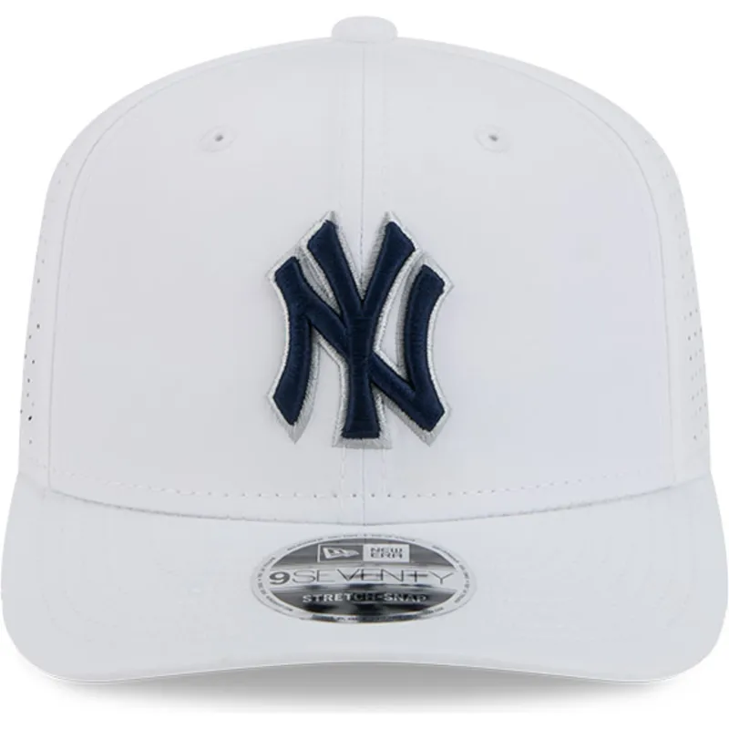 weisse-trucker-cap-9seventy-perf-spring-training-fan-pack-2025-der-new-york-yankees-mlb-von-new-era
