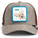 siltovky-zaoblena-kamionista-hneda-snapback-perro-chihuahua-amigo-suited-friend-business-professional-the-farm-the-farm-de-goori