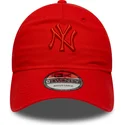verstellbare-rote-curved-cap-mit-rotem-logo-9twenty-colour-pack-der-new-york-yankees-mlb-von-new-era