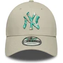 cap-zaoblena-beige-adjustable-strap-9forty-seasonal-infill-new-york-yankees-mlb-new-era