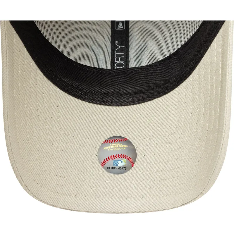 cap-zaoblena-beige-adjustable-strap-9forty-seasonal-infill-new-york-yankees-mlb-new-era