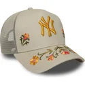 new-era-new-york-yankees-mlb-a-frame-floral-icon-trucker-cap-beige