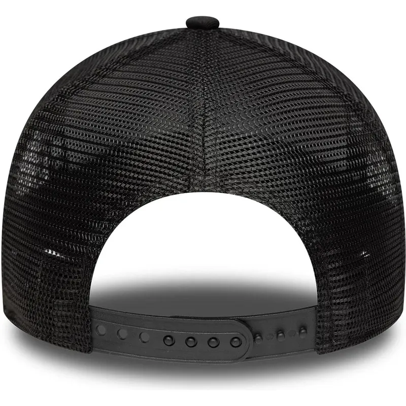 siltovka-zaoblena-cierna-snapback-a-frame-oval-distress-patch-new-era