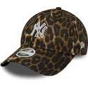 verstellbare-damen-cap-mit-gebogenem-schirm-im-leopardenmuster-9twenty-outline-der-new-york-yankees-mlb-von-new-era
