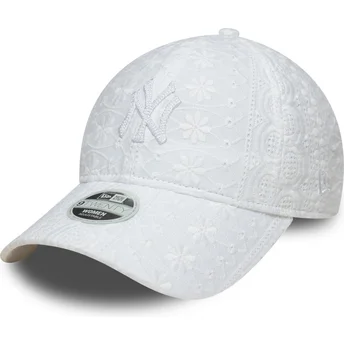 Verstellbare weiße Damen-Cap mit gebogenem Schirm und weißem New York Yankees MLB-Logo 9TWENTY Broderie von New Era