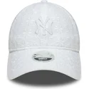 cap-zaoblena-white-adjustable-strap-9twenty-broderie-new-york-yankees-mlb-new-era