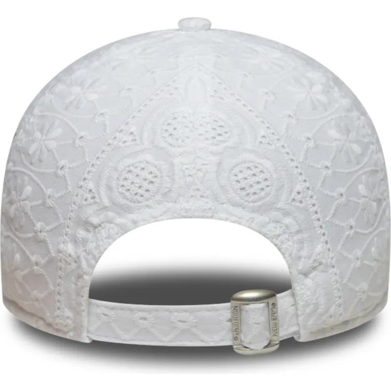 cap-zaoblena-white-adjustable-strap-9twenty-broderie-new-york-yankees-mlb-new-era