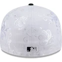 weisse-und-schwarze-flache-fitted-kappe-59fifty-day-low-profile-der-chicago-white-sox-mlb-von-new-era