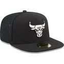 schwarze-enganliegende-flat-cap-59fifty-day-a-frame-der-chicago-bulls-nba-von-new-era