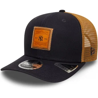 New Era New York Yankees MLB 9SEVENTY Stretch Snap Trucker Cap in Marineblau und Braun mit geprägtem Logo