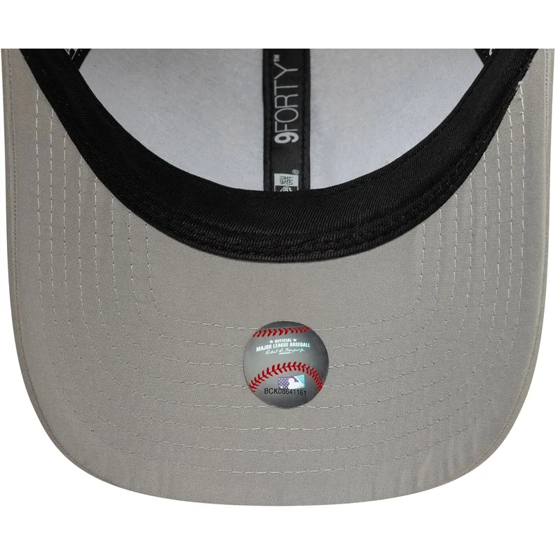 cap-zaoblena-gray-adjustable-strap-9forty-flawless-new-york-yankees-mlb-new-era