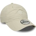 beige-verstellbare-kappe-mit-gebogenem-schirm-9twenty-mini-logo-washed-der-new-york-yankees-mlb-von-new-era