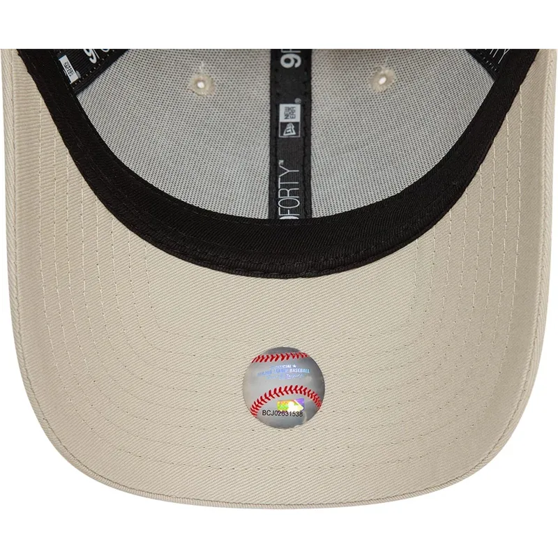 cap-zaoblena-beige-adjustable-strap-9forty-league-essential-new-york-yankees-mlb-new-era