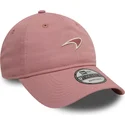 rosa-verstellbare-curved-cap-mit-rosa-logo-9twenty-seasonal-von-mclaren-racing-formula-1-von-new-era