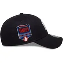 verstellbare-dunkelblaue-9forty-side-patch-kappe-der-new-york-yankees-mlb-von-new-era
