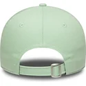grune-verstellbare-damenkappe-mit-gebogenem-schirm-und-grunem-9forty-metallic-logo-der-new-york-yankees-mlb-von-new-era