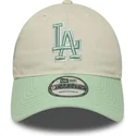 verstellbare-damenkappe-9twenty-world-series-cooperstown-der-los-angeles-dodgers-mlb-von-new-era-in-beige-und-grun
