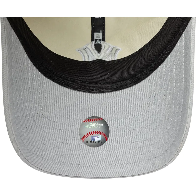 cap-zaoblena-beige-adjustable-strap-9twenty-world-series-cooperstown-new-york-yankees-mlb-new-era