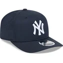 siltovka-zaoblena-tmavomodra-snapback-9seventy-stretch-snap-perf-new-york-yankees-mlb-new-era