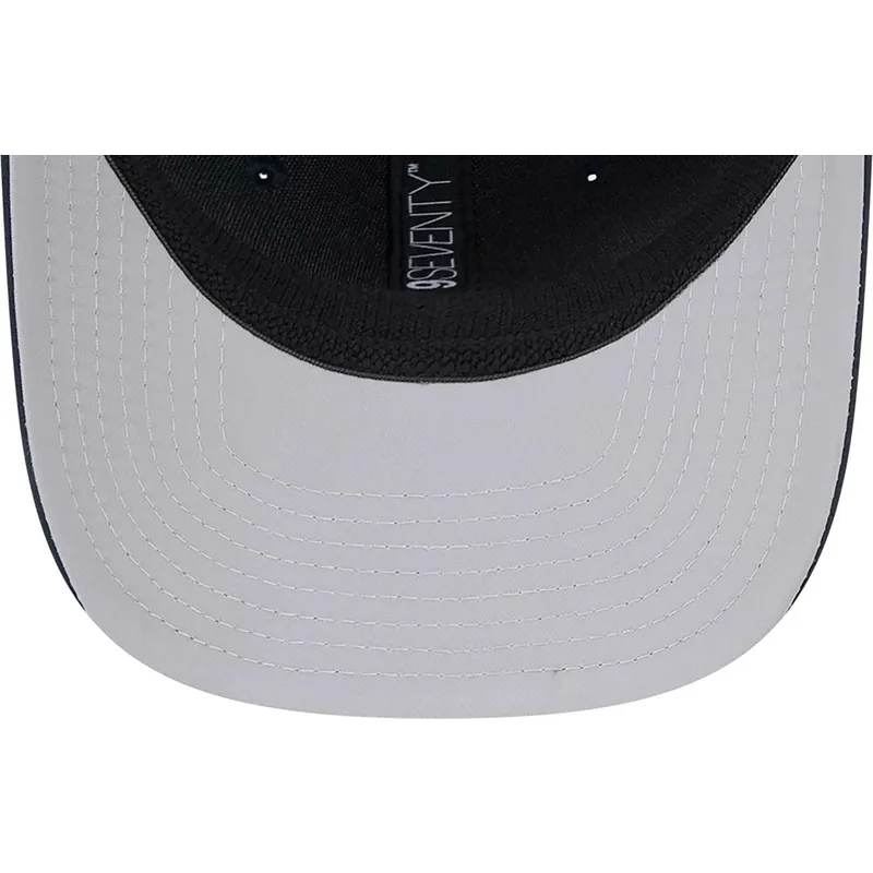 siltovka-zaoblena-tmavomodra-snapback-9seventy-stretch-snap-perf-new-york-yankees-mlb-new-era