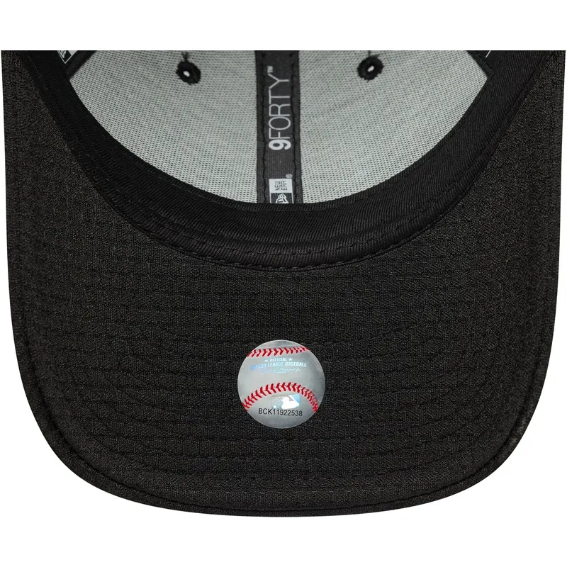 siltovky-zaoblena-cierna-snapback-9forty-flawless-mesh-new-york-yankees-mlb-new-era