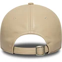 cap-zaoblena-beige-adjustable-strap-marron-9twenty-leather-new-york-yankees-mlb-new-era