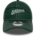 verstellbare-grune-9twenty-kappe-mit-gebogenem-schirm-und-kontrastierenden-nahten-von-oakland-athletics-mlb-von-new-era