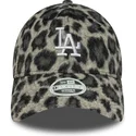 schwarze-verstellbare-curved-cap-fur-damen-9forty-cosy-animal-der-los-angeles-dodgers-mlb-von-new-era