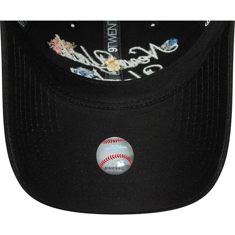 siltovky-zaoblena-cierna-nastavitelny-pasik-9forty-floral-script-new-york-yankees-mlb-new-era