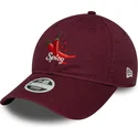 new-era-9twenty-phrase-spicy-verstellbare-damenkappe-in-bordeaux-mit-gebogenem-schirm