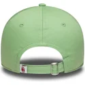 grune-hellgrune-gebogene-verstellbare-damenkappe-9twenty-bear-von-ac-milan-serie-a-von-new-era