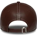 verstellbare-braune-damen-cap-9forty-topstitch-pu-der-new-york-yankees-mlb-von-new-era