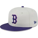 gorra-plana-beige-y-violeta-ajustada-59fifty-clr-dvlp-de-boston-red-sox-mlb-de-new-era