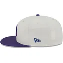 gorra-plana-beige-y-violeta-ajustada-59fifty-clr-dvlp-de-new-york-yankees-mlb-de-new-era