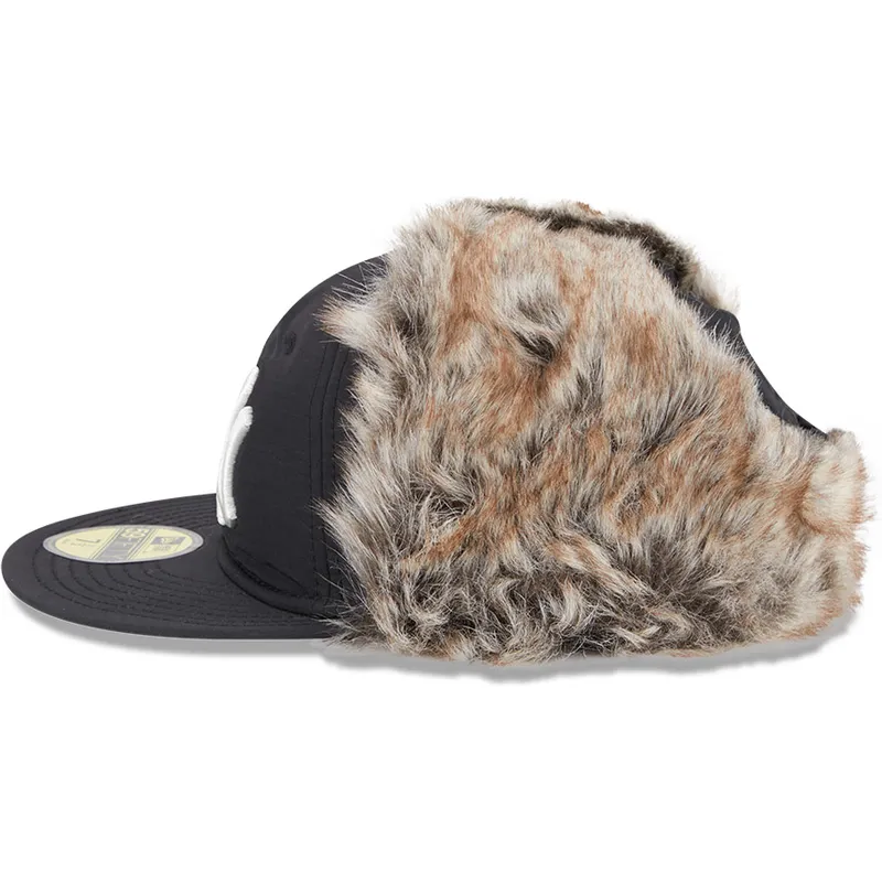 schwarze-enganliegende-59fifty-winter-dog-ear-flatcap-der-new-york-yankees-mlb-von-new-era