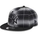 gorra-plana-negra-snapback-9fifty-retro-crown-plaid-de-new-york-yankees-mlb-de-new-era