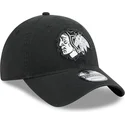gorra-curva-negra-ajustable-9twenty-stamp-de-chicago-blackhawks-nhl-de-new-era