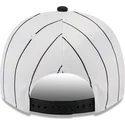 weiss-schwarze-snapback-kappe-9fifty-a-frame-satin-pinstripe-der-chicago-white-sox-mlb-von-new-era