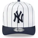siltovka-zaoblena-biely-snapback-9fifty-a-frame-satin-pinstripe-new-york-yankees-mlb-new-era
