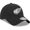schwarze-verstellbare-9twenty-kappe-mit-gebogenem-schirm-stamp-detroit-red-wings-nhl-von-new-era