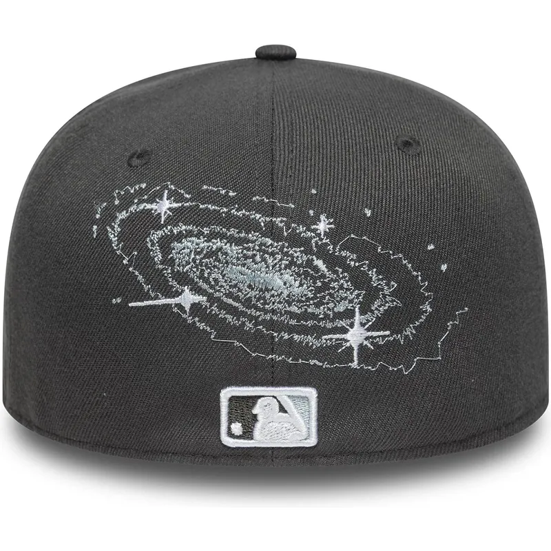 siltovka-zaoblena-siva-upravena-59fifty-planet-icon-new-york-yankees-mlb-new-era