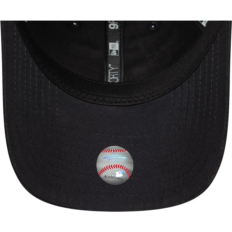 siltovka-zaoblena-tmavomodra-nastavitelny-9forty-pin-new-york-yankees-mlb-new-era siltovka-zaoblena-tmavomodra-nastavitelny-9forty-pin-new-york-yankees-mlb-new-era