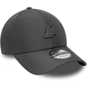 graue-verstellbare-curved-cap-9forty-pin-der-los-angeles-lakers-nba-von-new-era